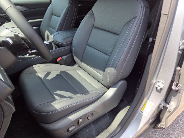 New 2027 Chevrolet Traverse LT w/ Driver Confidence Package AWD/4WD image 24