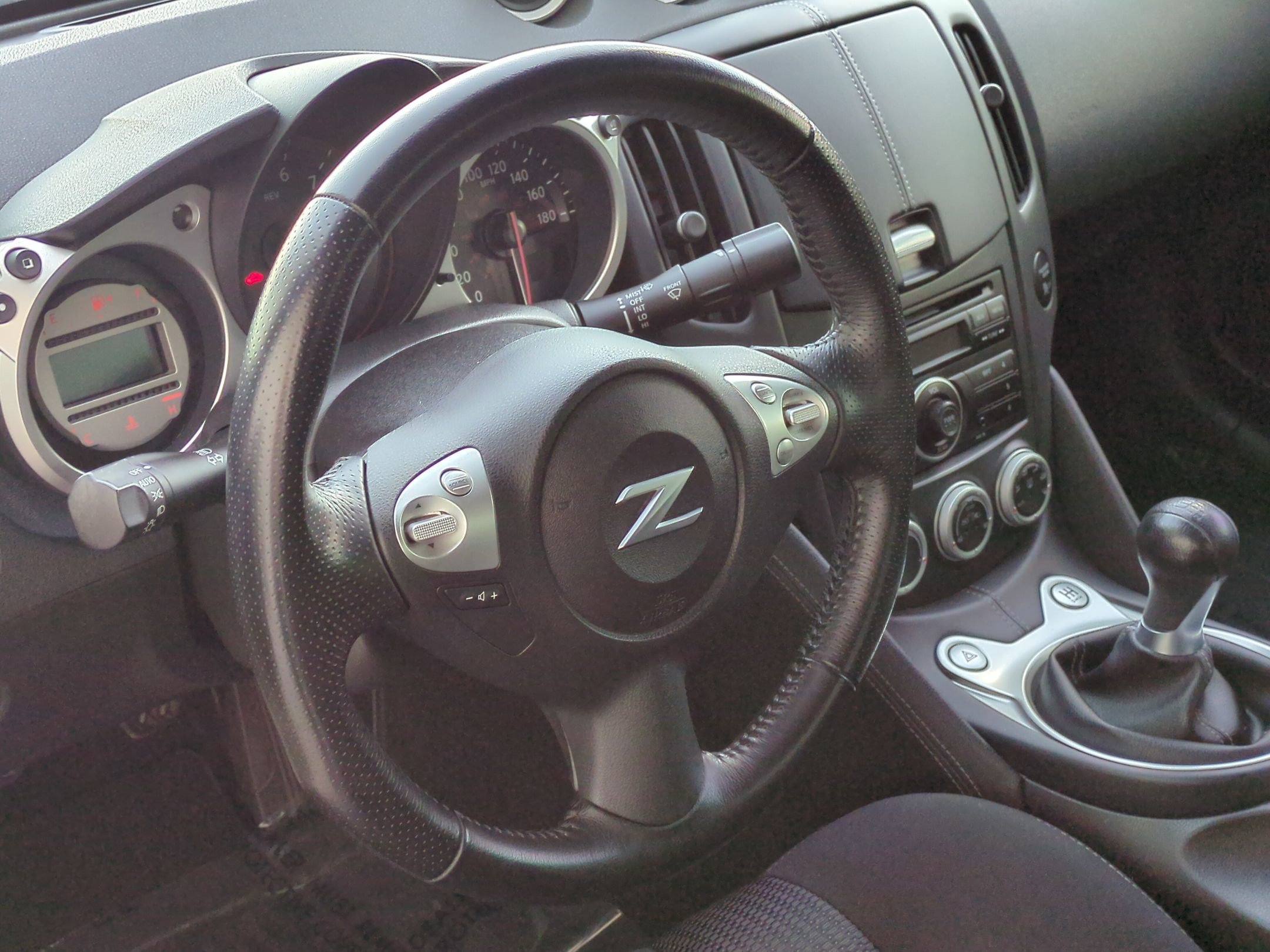 Used 2011 Nissan 370Z Coupe w/ Sport Pkg RWD image 18