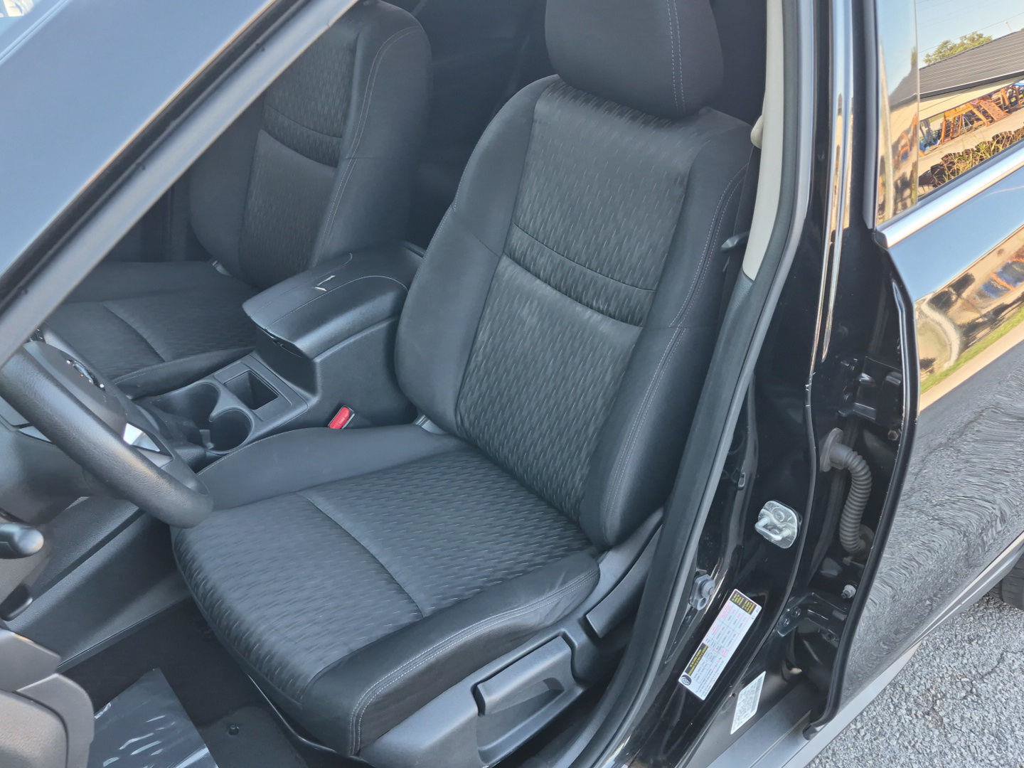 Used 2018 Nissan Rogue S FWD image 9