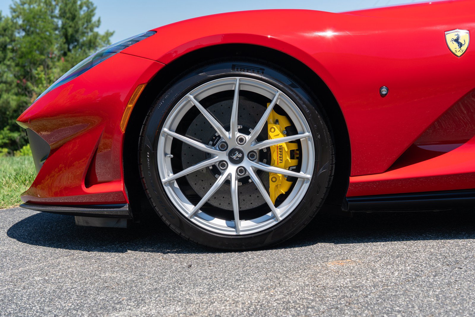 Used 2022 Ferrari 812 GTS RWD image 10