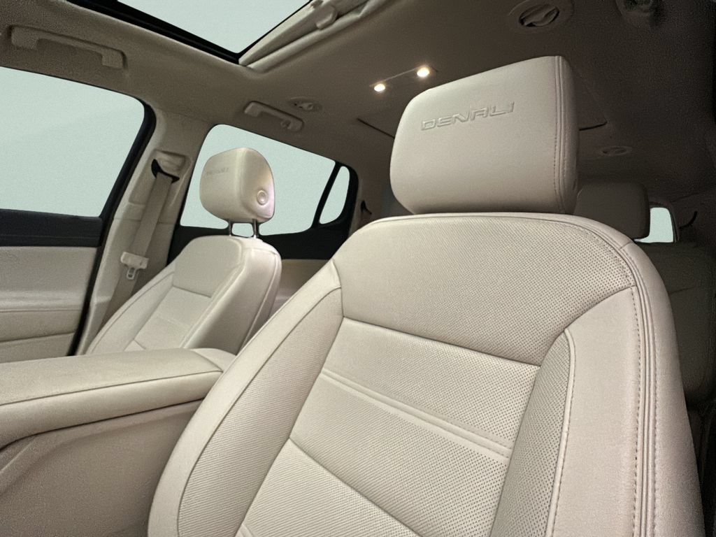 Used 2020 GMC Acadia Denali w/ LPO, 'HIT The Road' Package AWD/4WD image 12