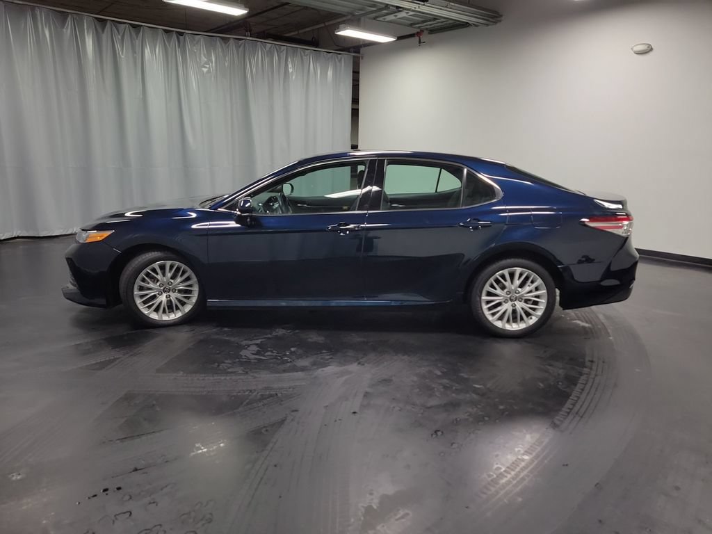 Used 2018 Toyota Camry XLE FWD image 5