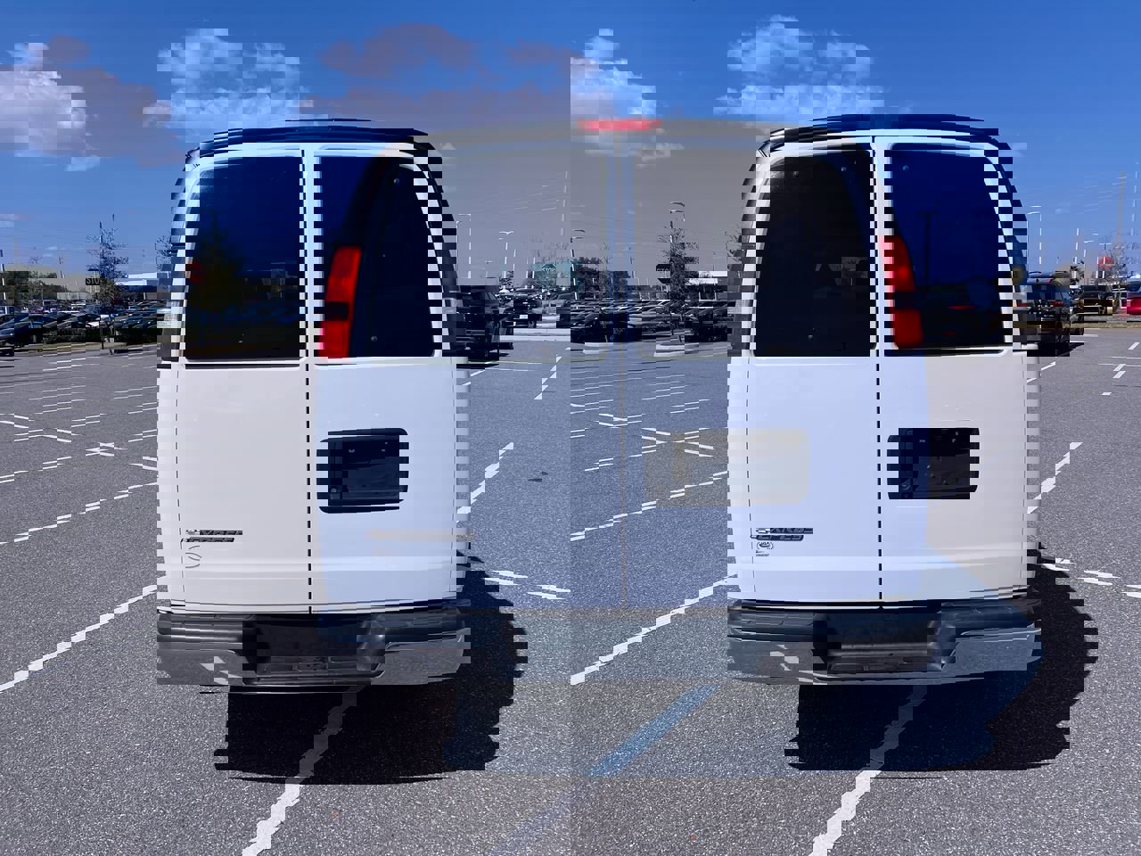 Used 2018 Chevrolet Express 3500 LT w/ LT Preferred Equipment Group image 4