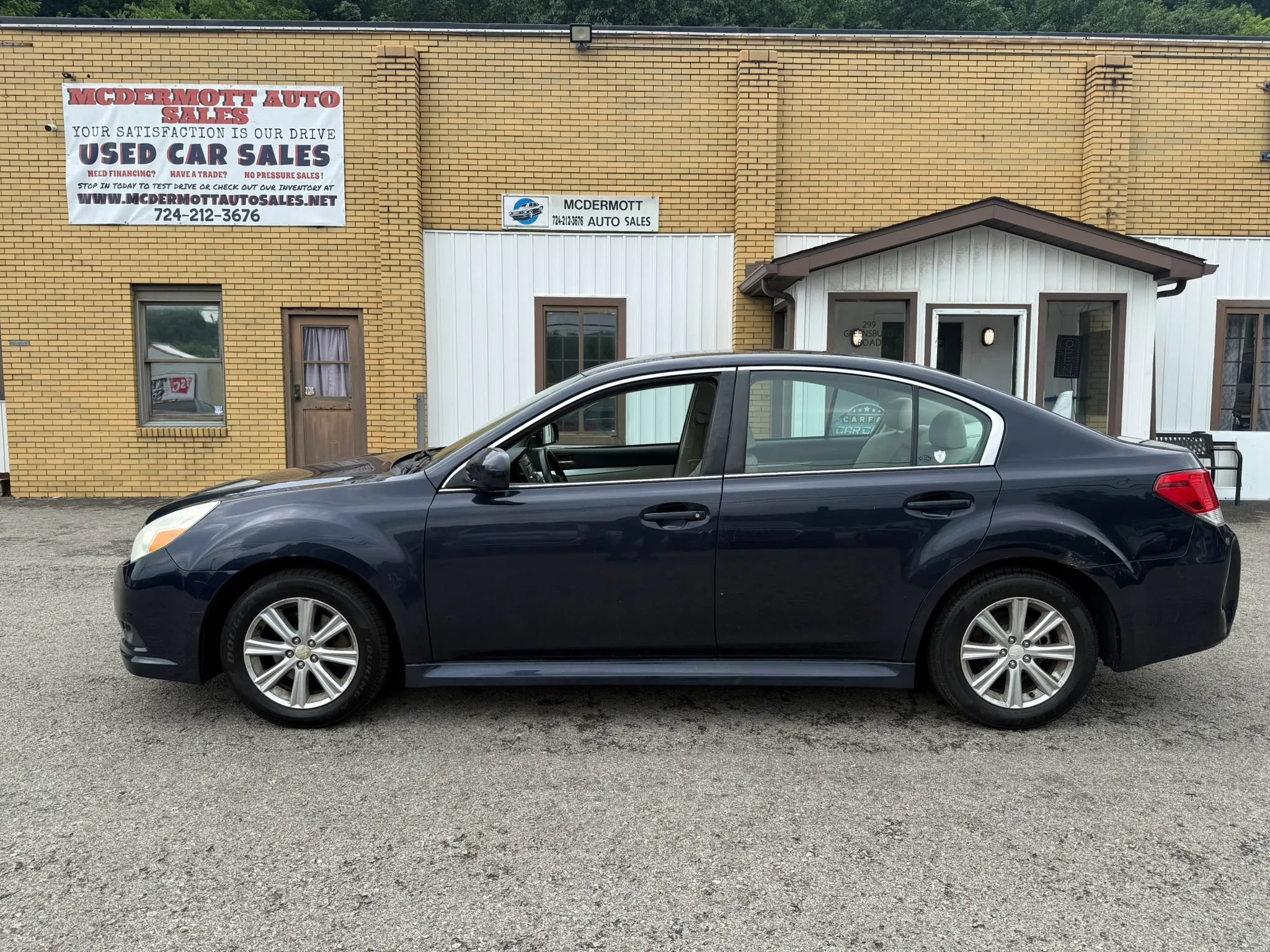 Used 2012 Subaru Legacy 2.5i w/ Alloy Wheel Pkg AWD/4WD image 2