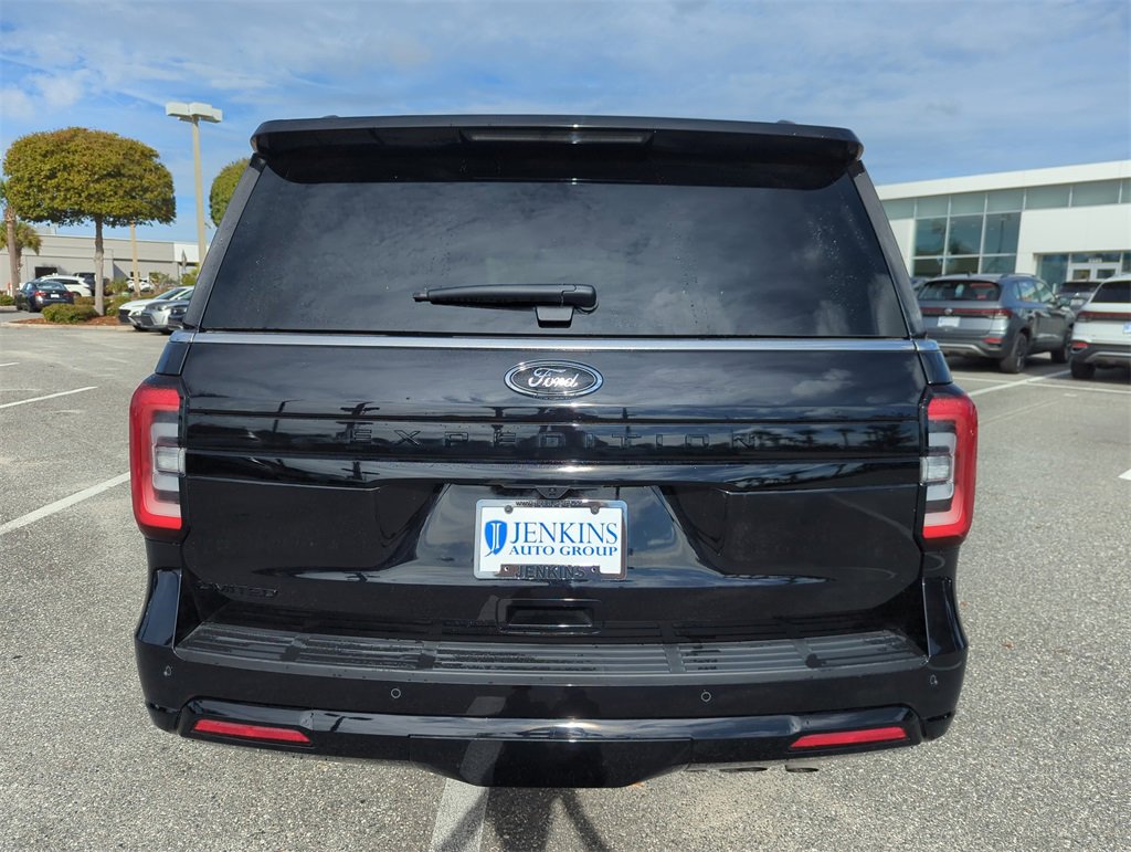 Used 2024 Ford Expedition Limited image 7