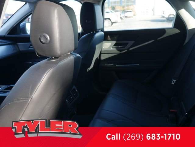 Used 2017 Jaguar XF Premium AWD/4WD image 36