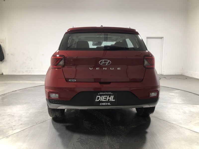 Used 2023 Hyundai Venue SEL image 6