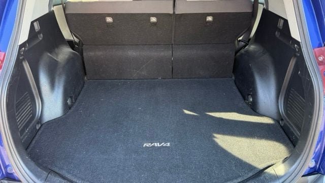 Used 2014 Toyota RAV4 XLE AWD/4WD image 7