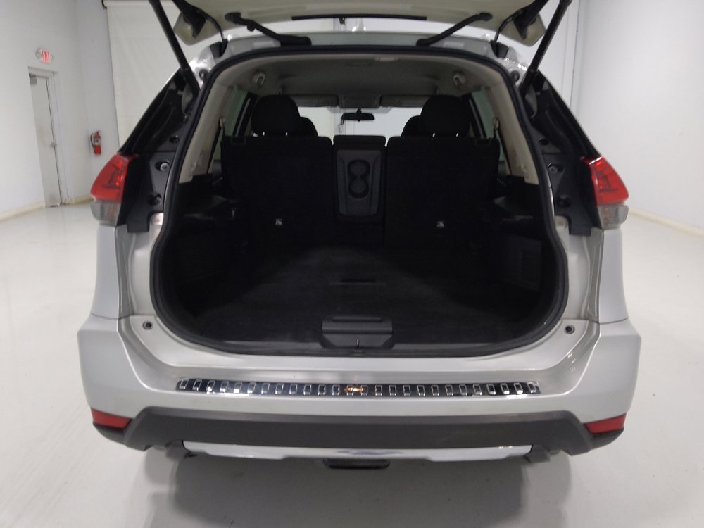 Used 2018 Nissan Rogue SV w/ Premium Package image 29