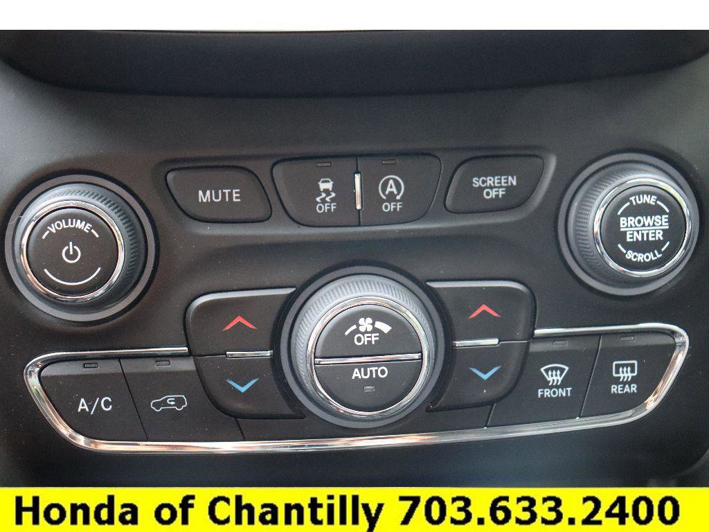 Used 2022 Jeep Cherokee Limited image 11