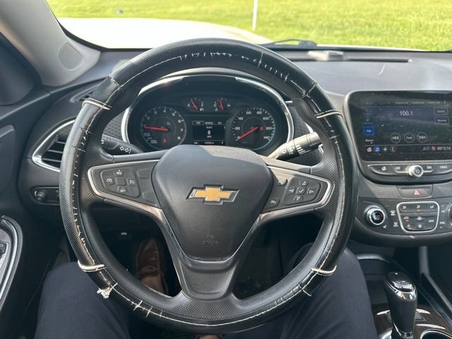Used 2019 Chevrolet Malibu LT FWD image 14