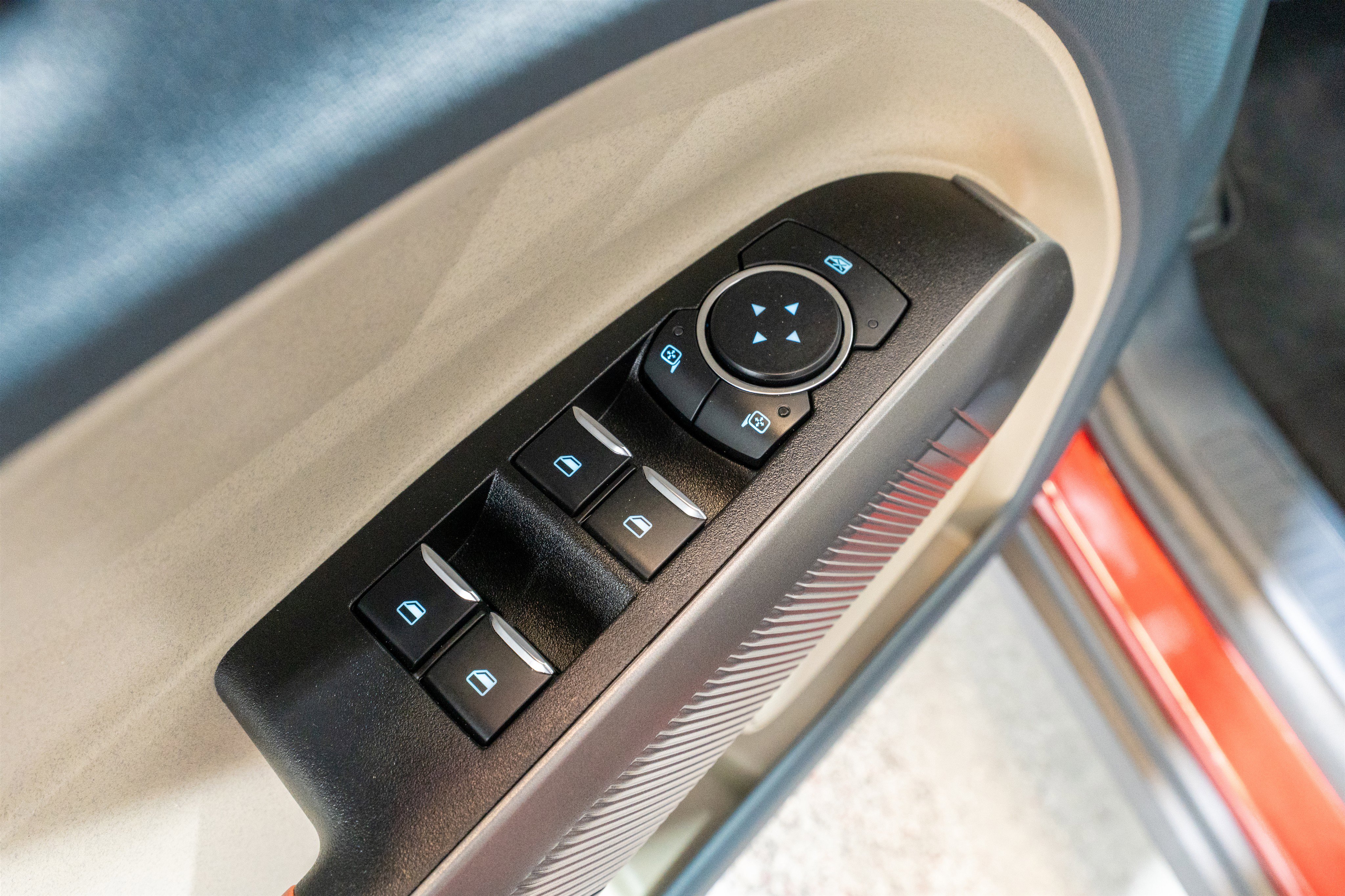 Used 2025 Ford Maverick Lariat w/ 4K Tow Package image 16