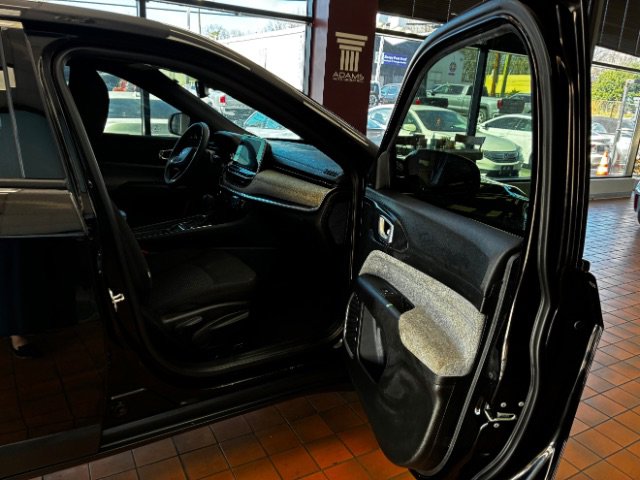 Used 2025 Jeep Compass Sport image 32