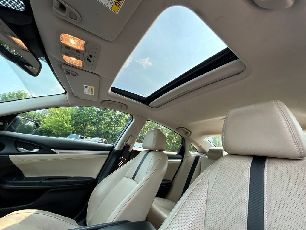 Used 2017 Honda Civic Touring image 15