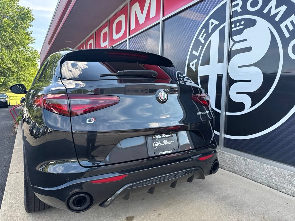 Used 2023 Alfa Romeo Stelvio Veloce AWD/4WD image 12
