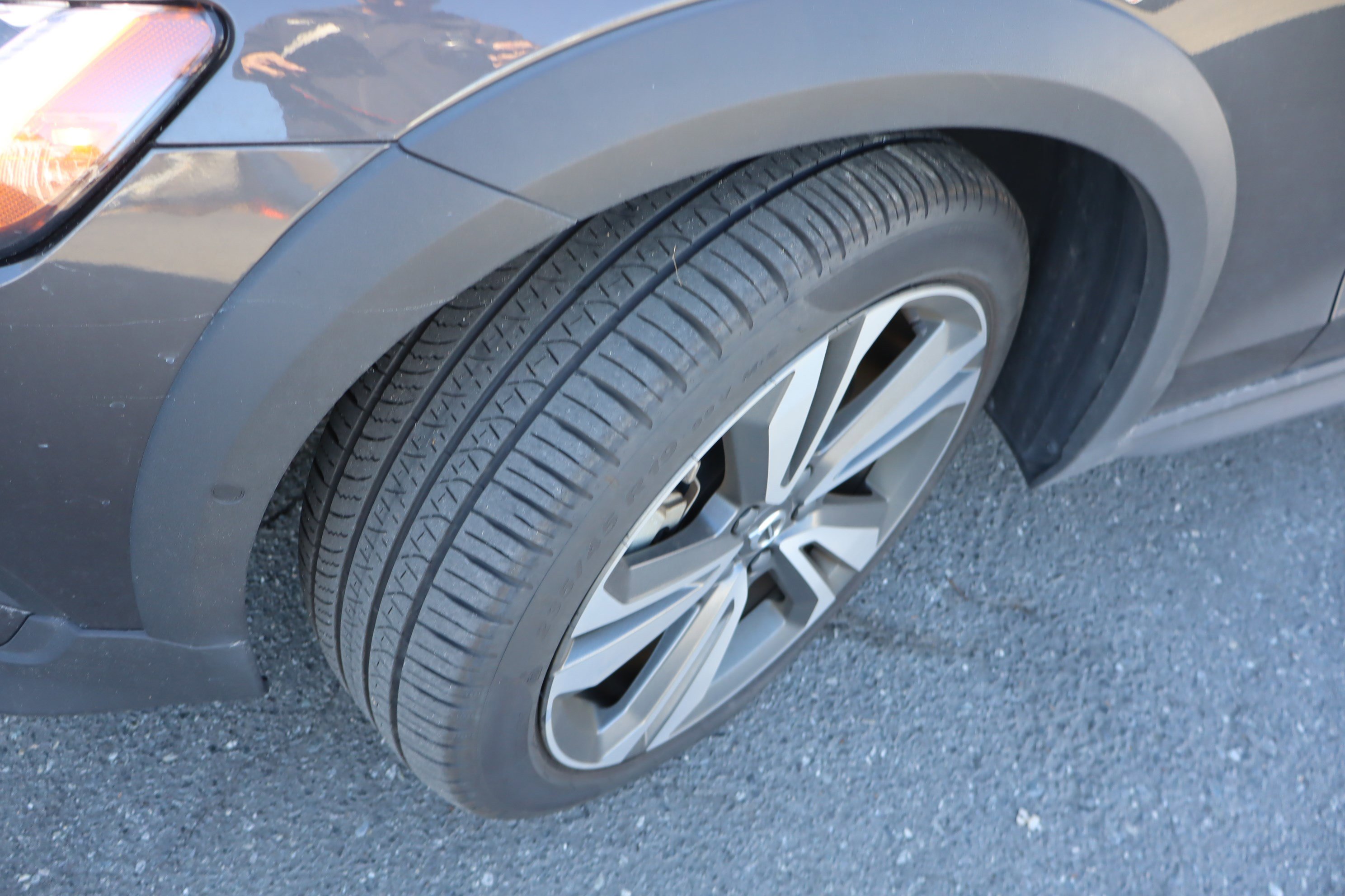 Used 2025 Volvo V60 B5 Cross Country Plus image 40