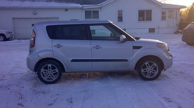 Used 2011 Kia Soul + w/ Audio Pkg FWD image 3