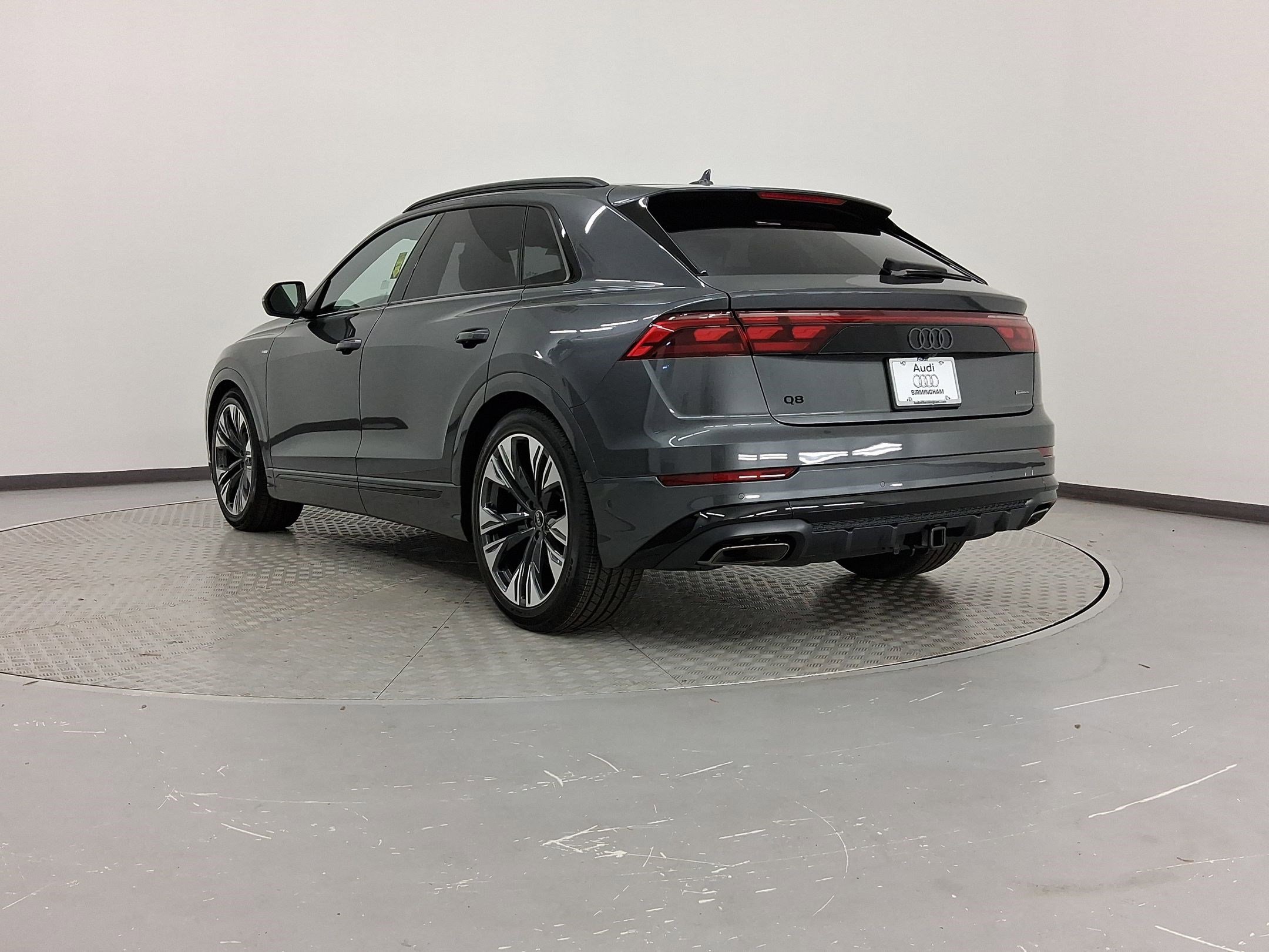 New 2026 Audi Q8 Prestige image 3