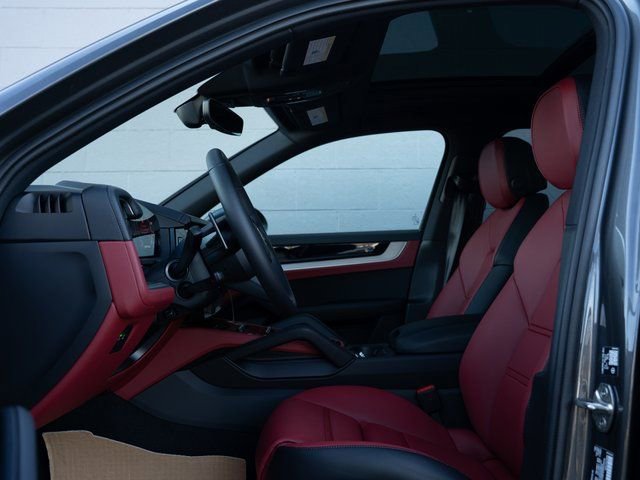 New 2026 Porsche Cayenne E-Hybrid AWD/4WD image 17