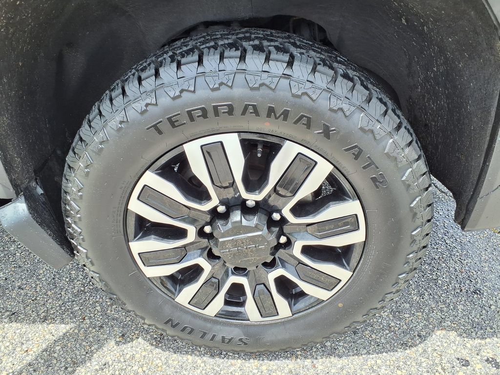Used 2024 GMC Sierra 2500 Denali Ultimate AWD/4WD image 9