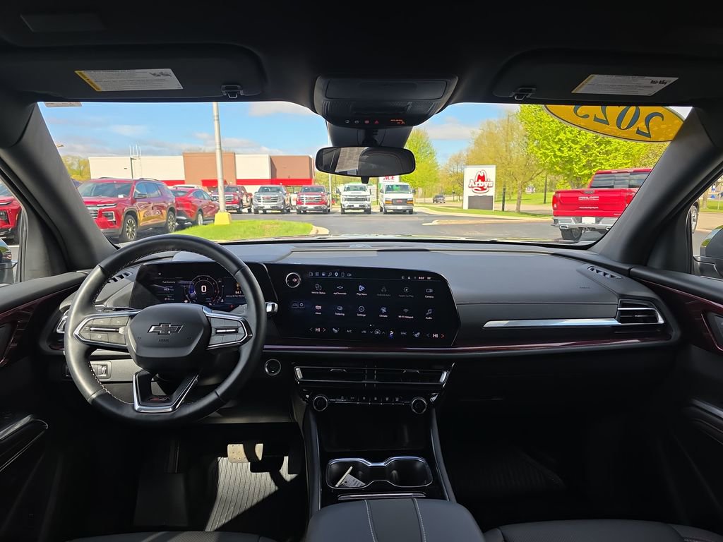 Certified 2025 Chevrolet Traverse Z71 w/ Driver Confidence Package AWD/4WD image 14