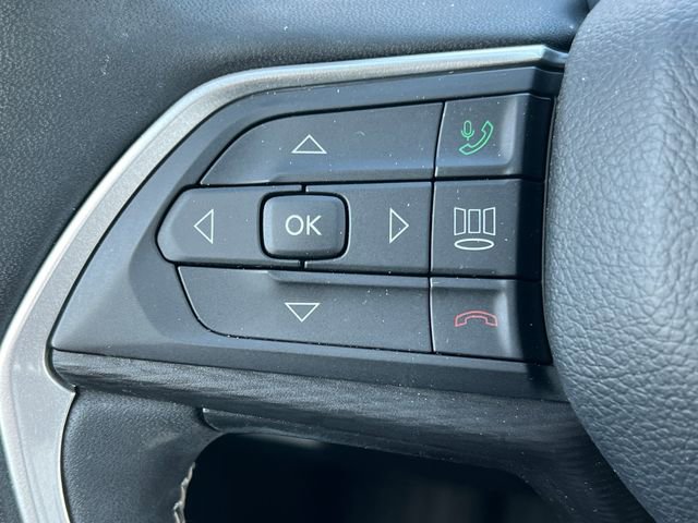 Used 2023 Jeep Grand Cherokee L Laredo image 6