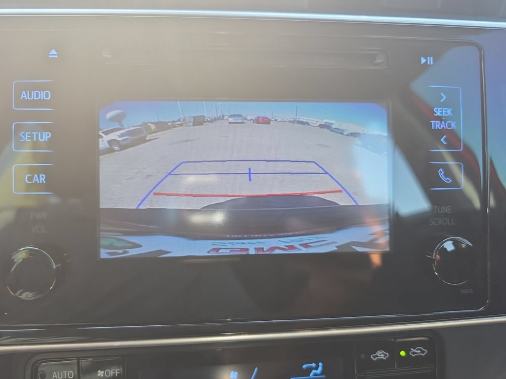 Used 2018 Toyota Corolla SE FWD image 19