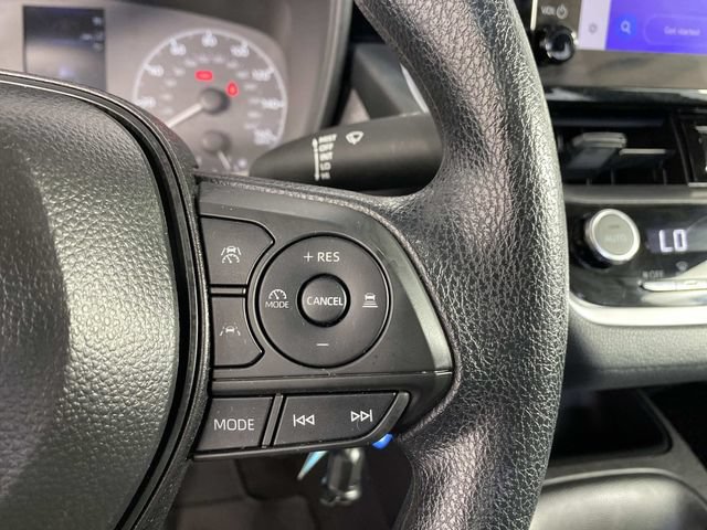 Used 2025 Toyota Corolla LE FWD image 16