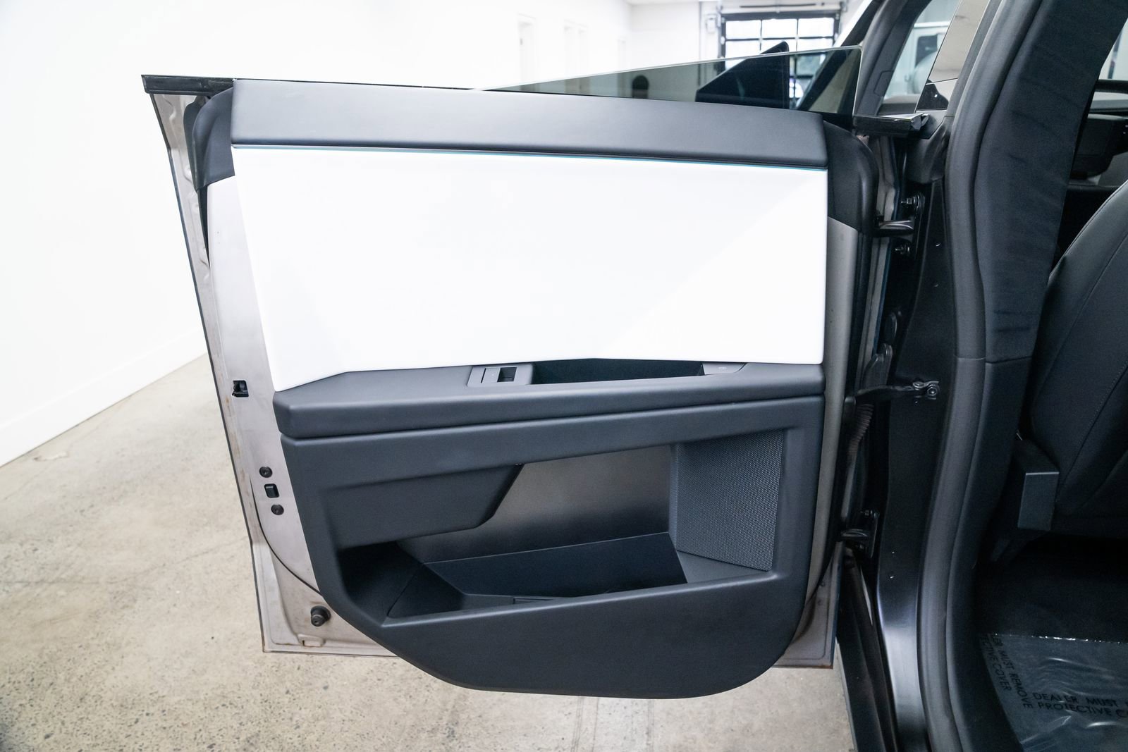Used 2024 Tesla Cybertruck AWD Crew Cab image 19