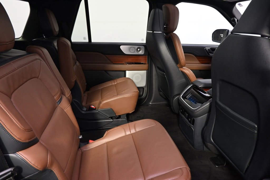 Certified 2024 Lincoln Navigator Reserve w/ Equipment Group 201A image 18