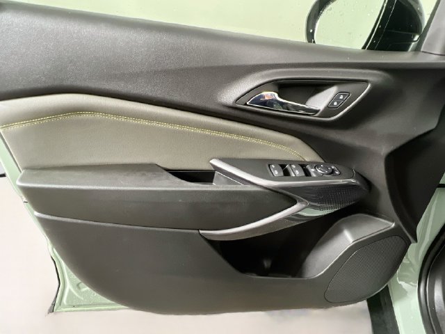 Used 2025 Chevrolet Trax ACTIV w/ Driver Confidence Package FWD image 30