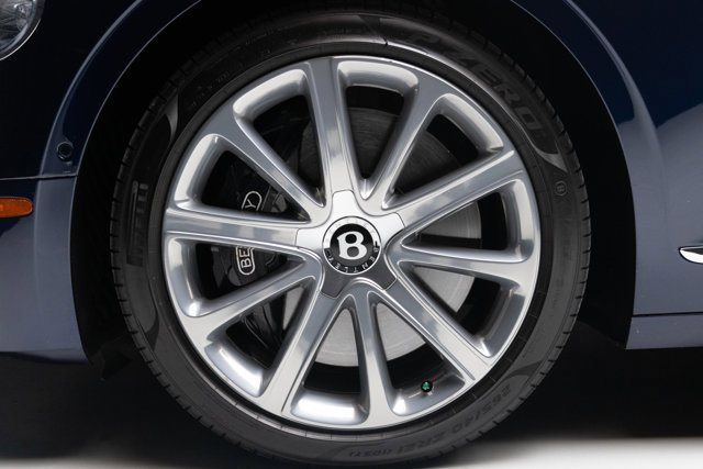 Used 2021 Bentley Flying Spur W12 image 33