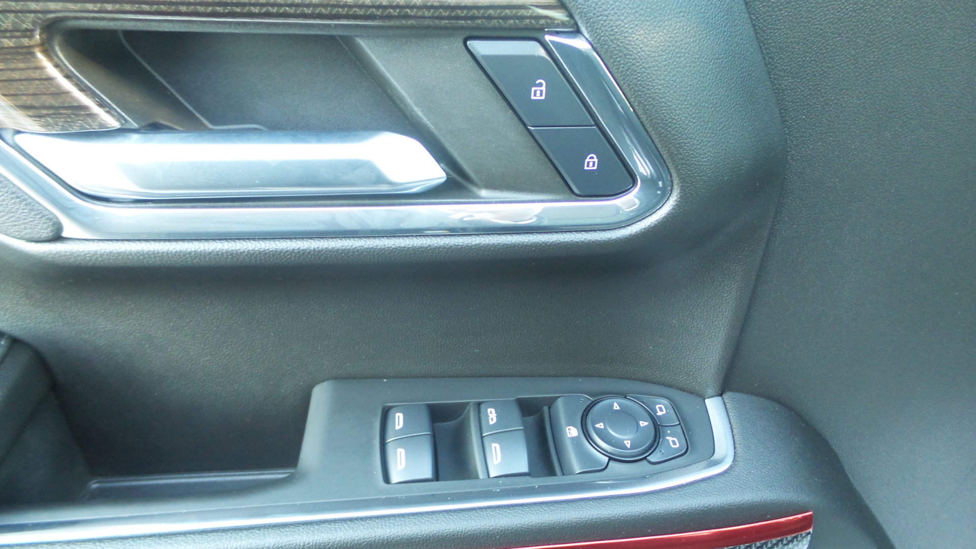 Used 2024 Chevrolet Silverado 1500 LT image 13