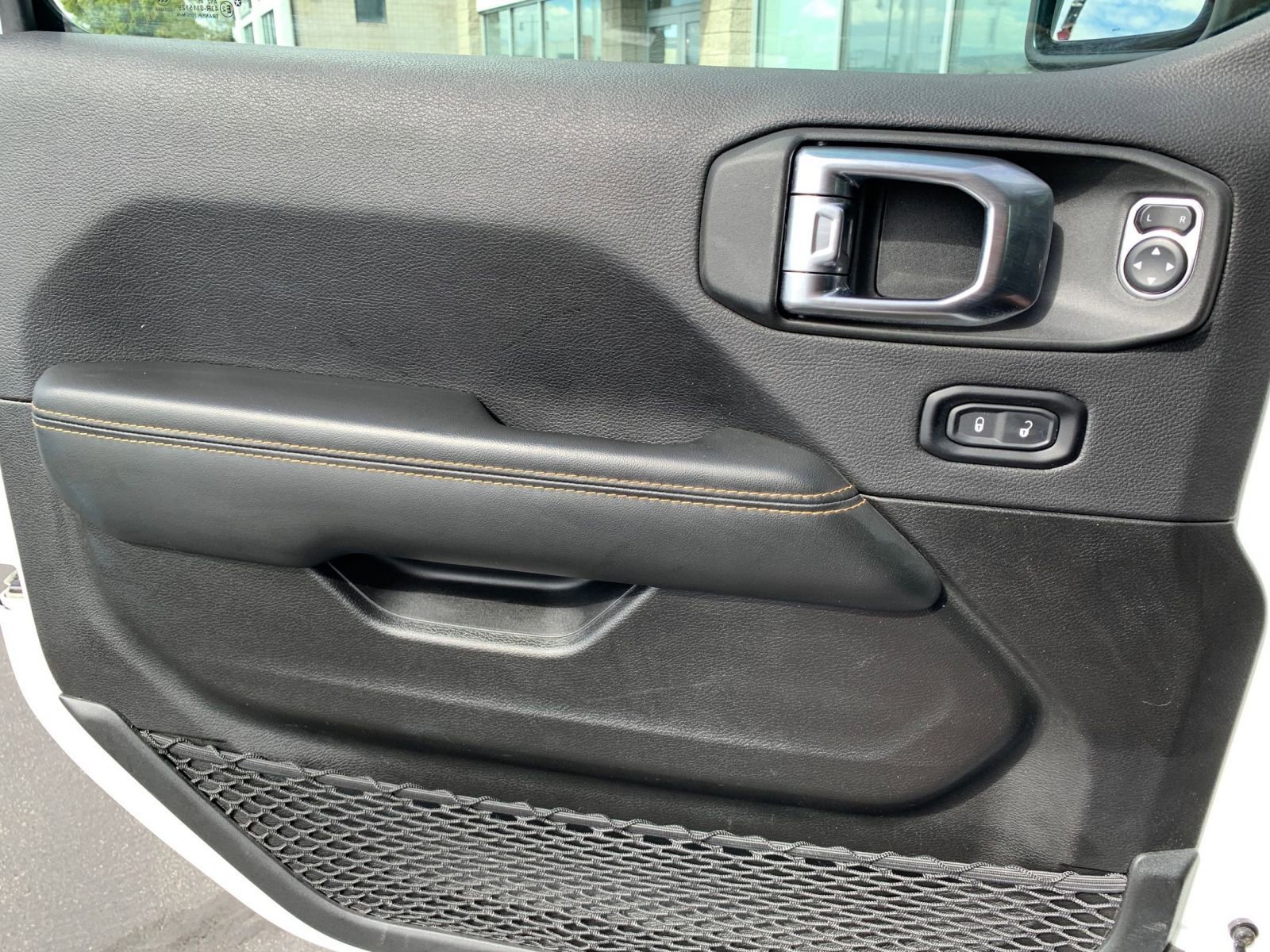 Used 2025 Jeep Wrangler Sahara image 20