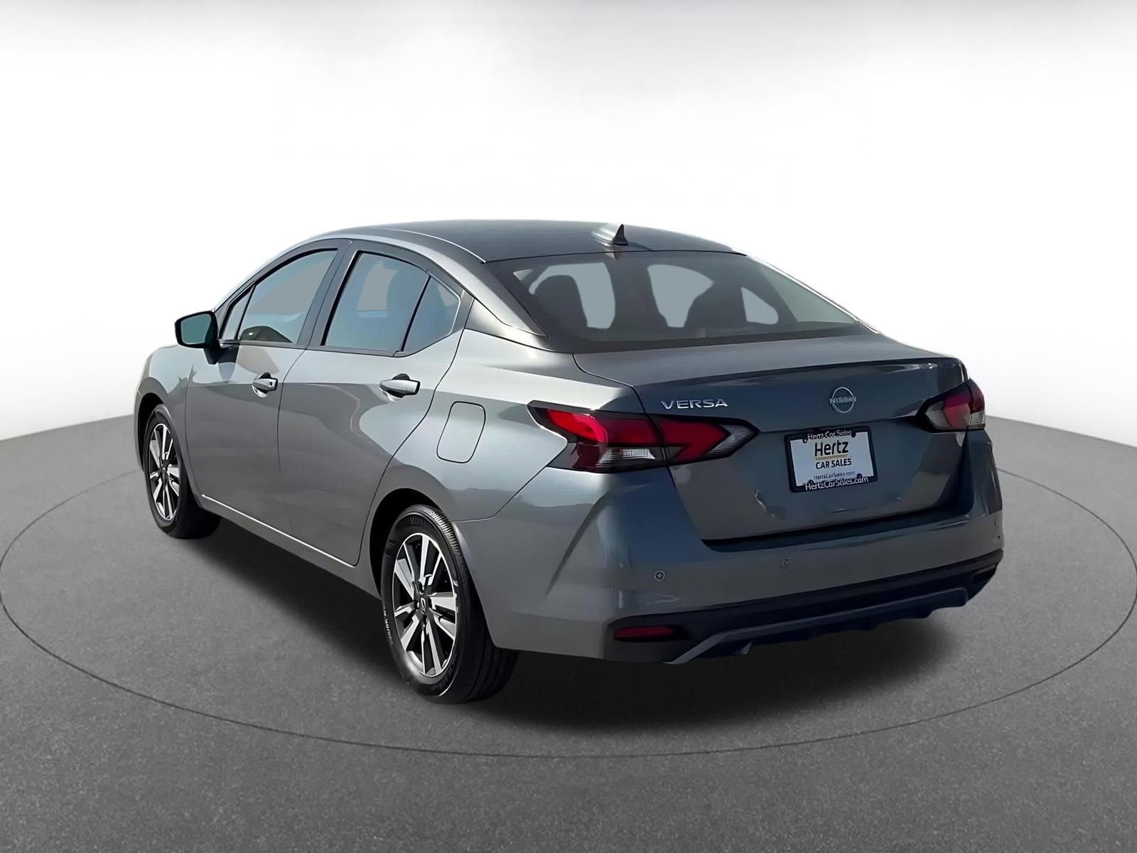 Used 2025 Nissan Versa SV image 11