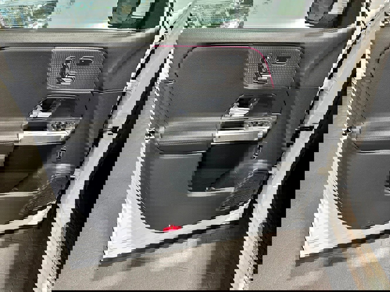 Used 2022 Mercedes-Benz GLB 250 4MATIC image 11