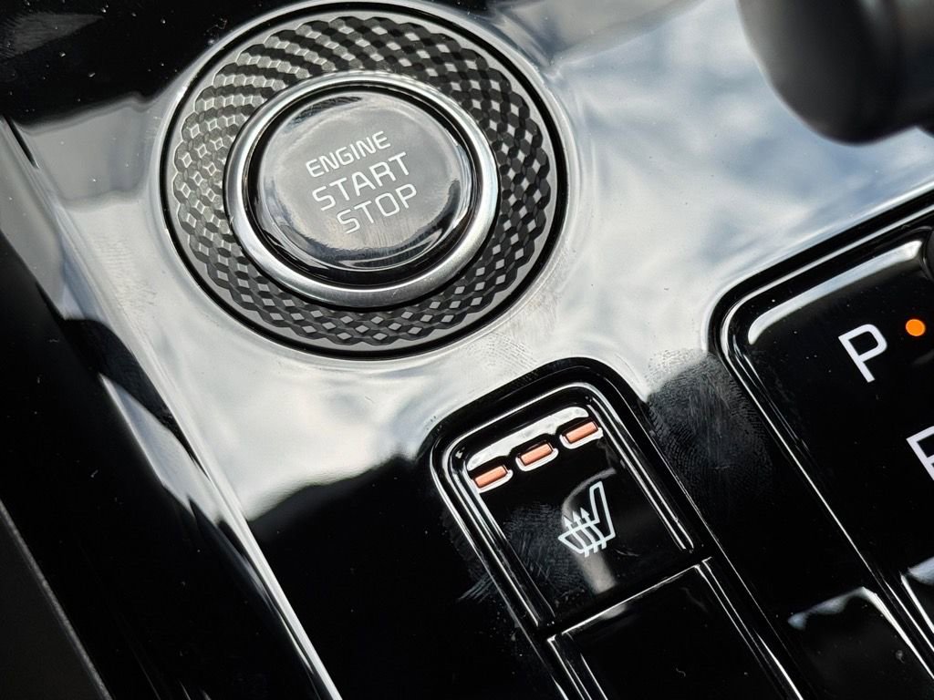 New 2025 Kia Niro EX Touring image 16