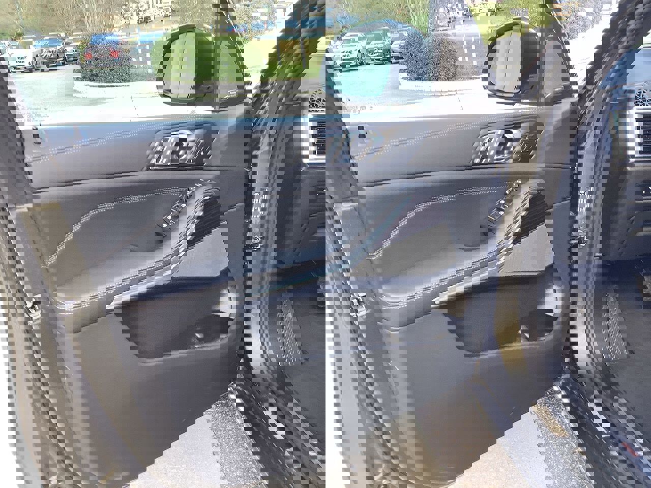 Certified 2025 BMW X5 xDrive40i image 15