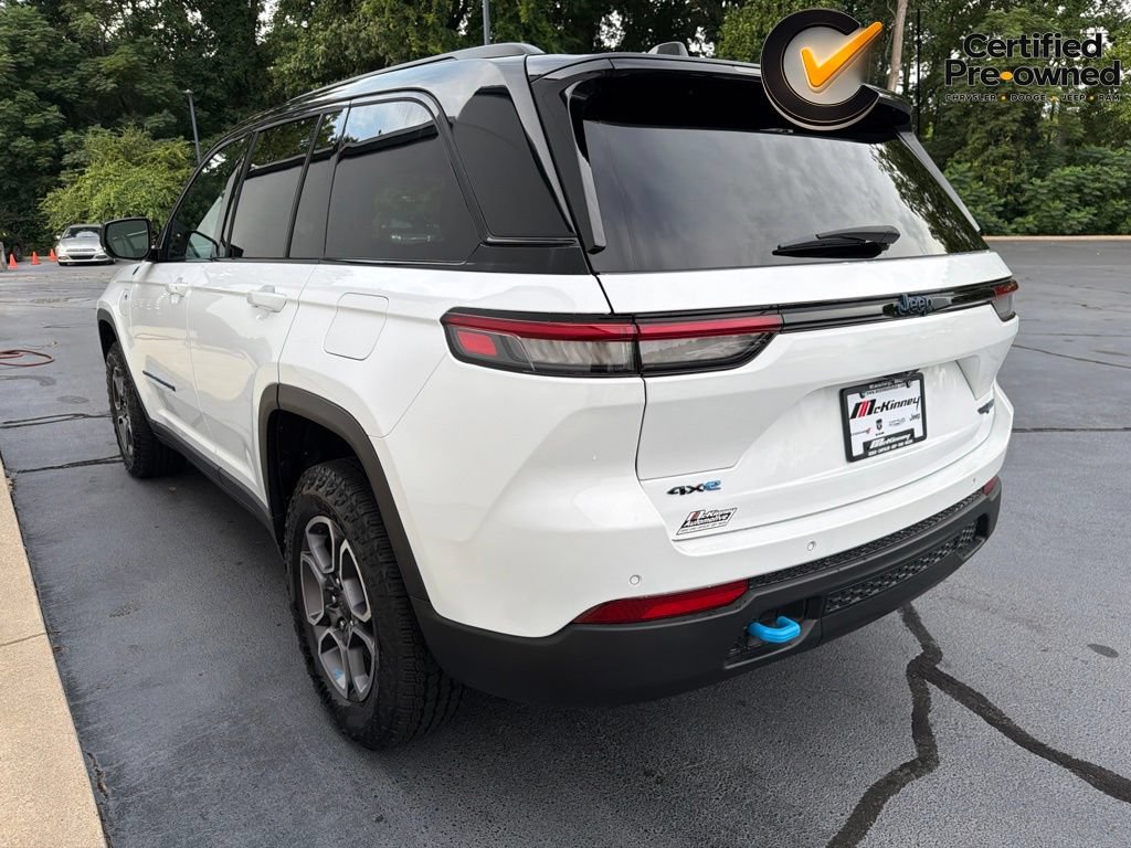 Certified 2022 Jeep Grand Cherokee Trailhawk w/ Advanced Protech Group II AWD/4WD image 12