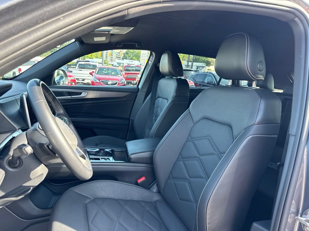 Used 2024 Volkswagen Atlas Cross Sport SE AWD/4WD image 12