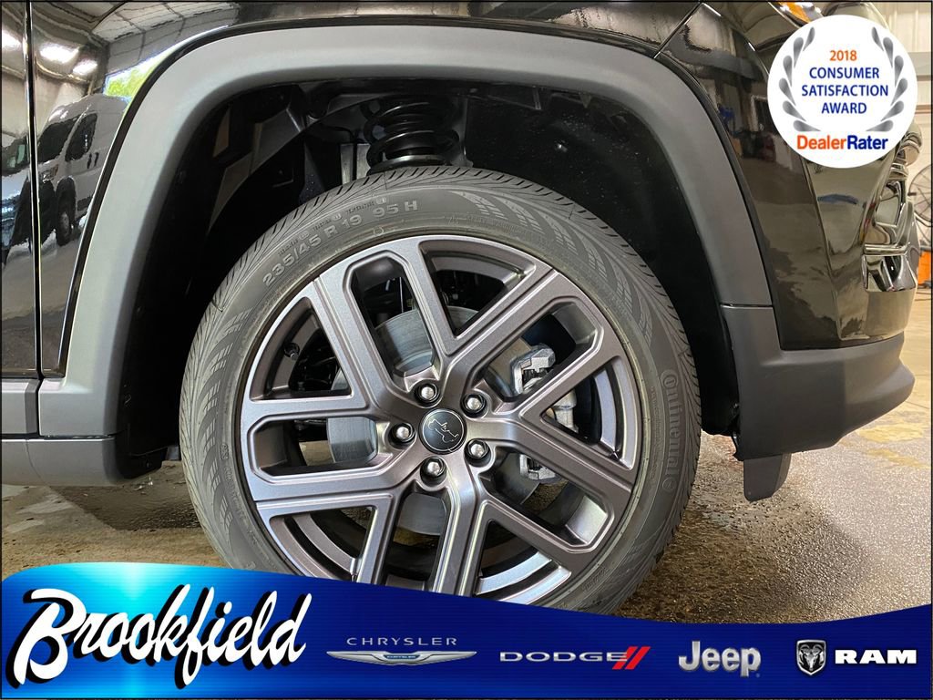 New 2025 Jeep Compass Limited w/ Sun and Sound Group image 9