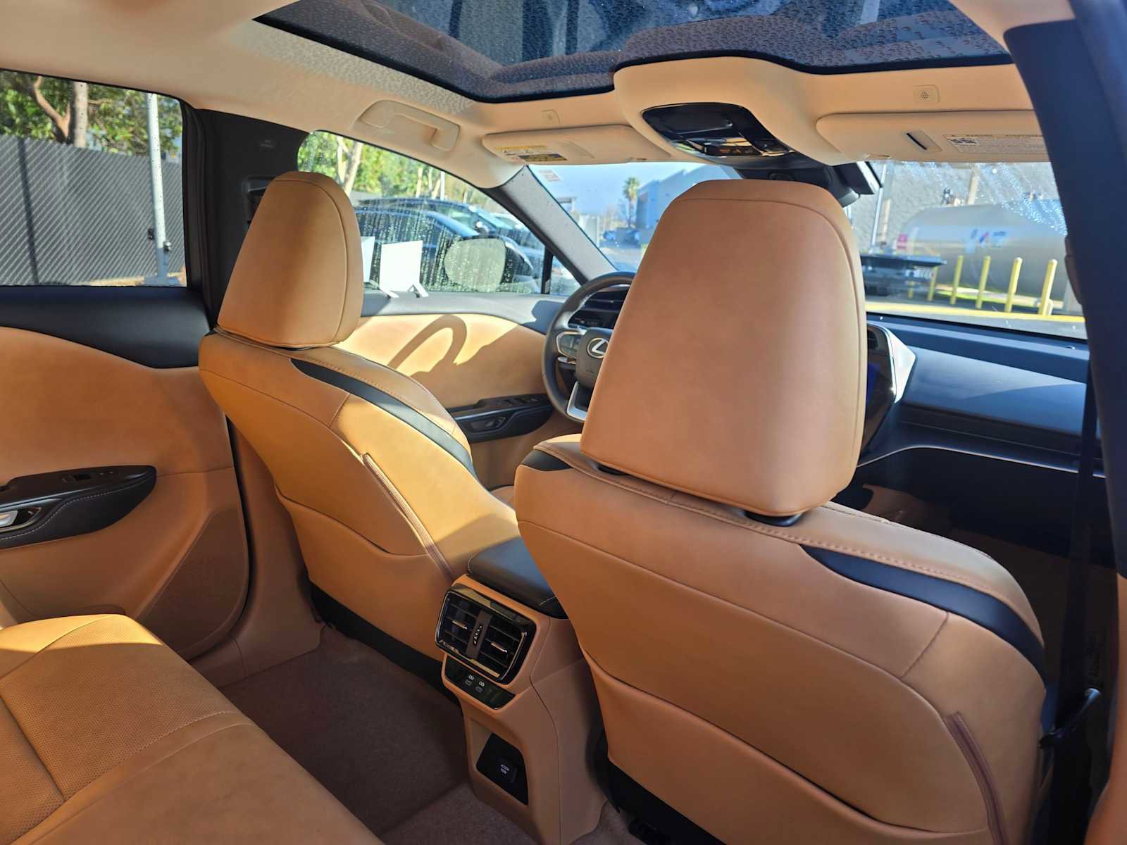 Used 2023 Lexus RZ 450e Premium image 15