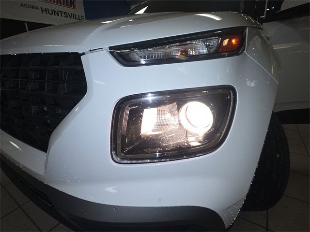 Used 2020 Hyundai Venue SE image 25