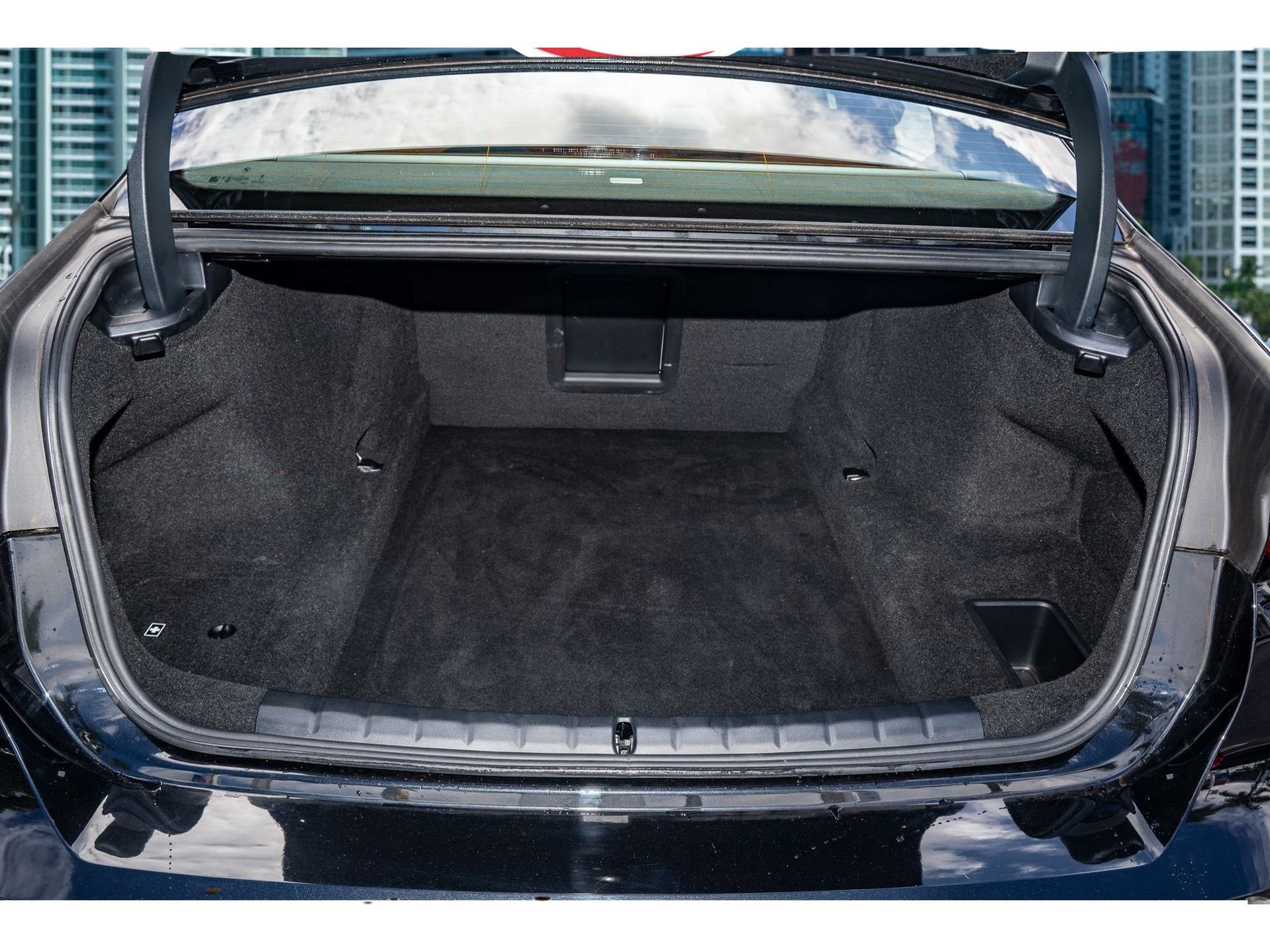 Used 2023 BMW 740i w/ Executive Package image 9