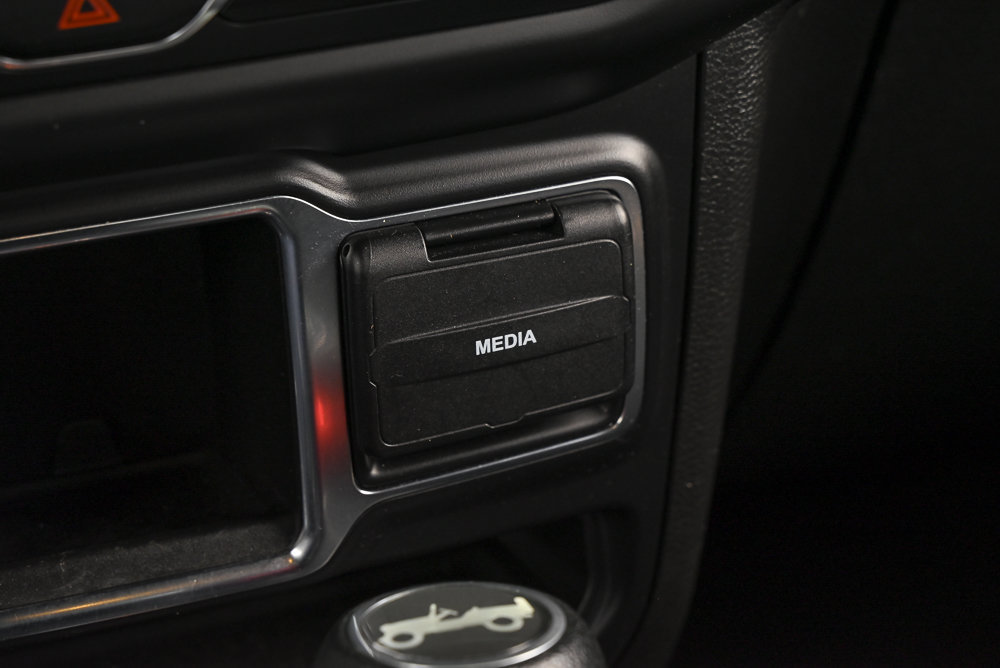 Used 2020 Jeep Wrangler Sport AWD/4WD image 30