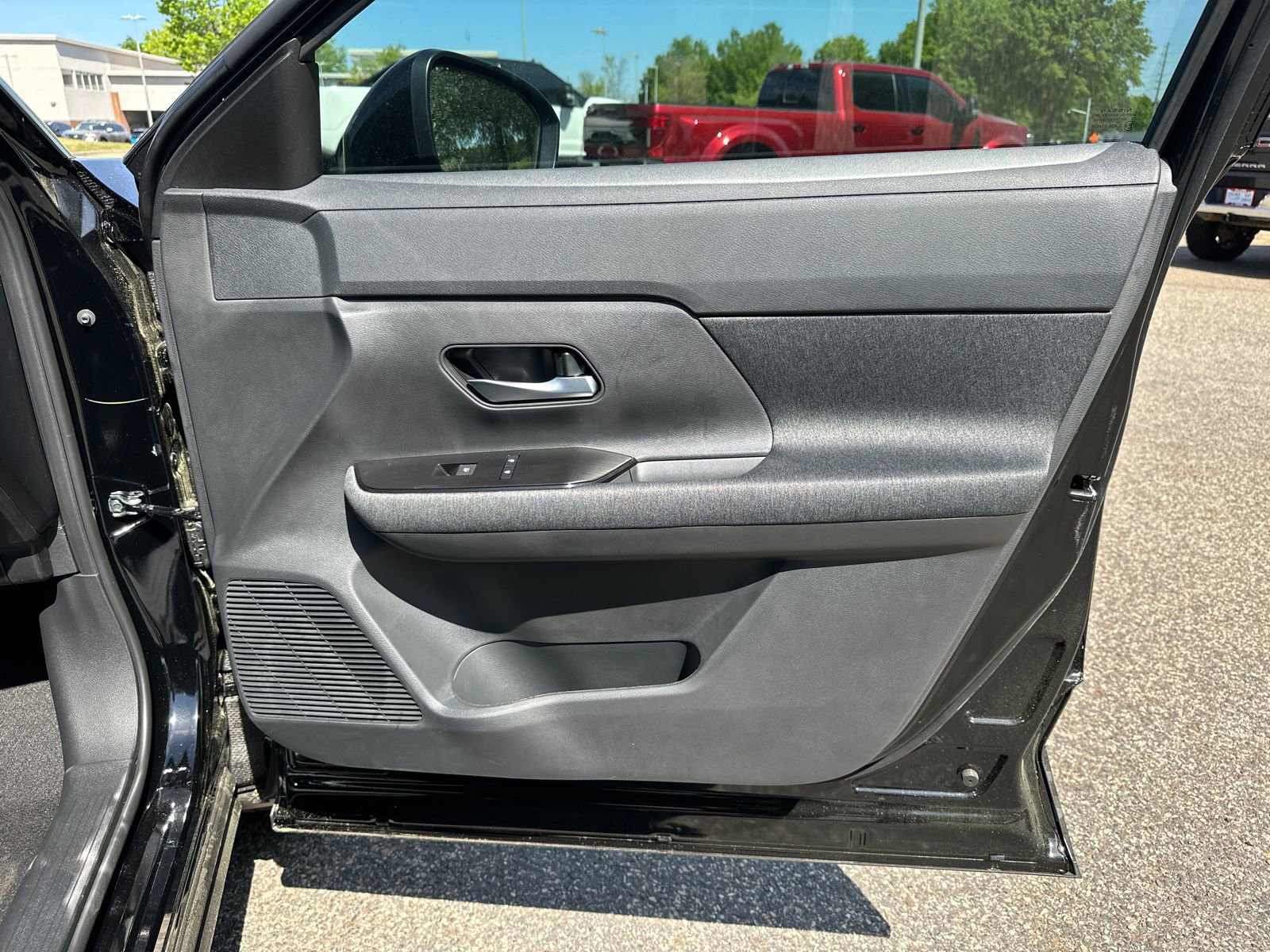 New 2026 Nissan Kicks SV w/ Charging Package FWD image 10