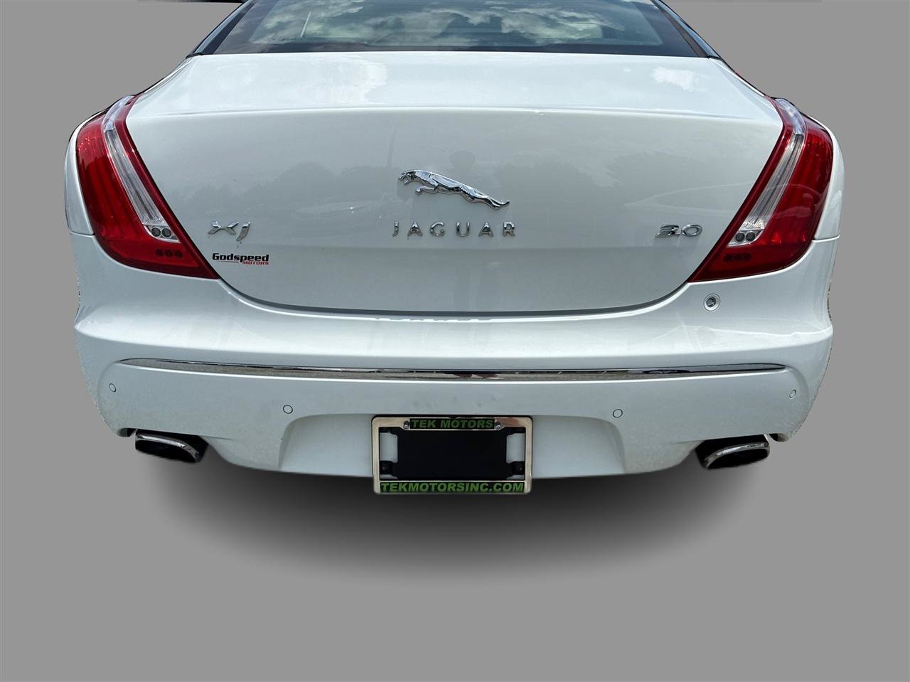 Used 2013 Jaguar XJ w/ Front Seat Comfort Pkg RWD image 28