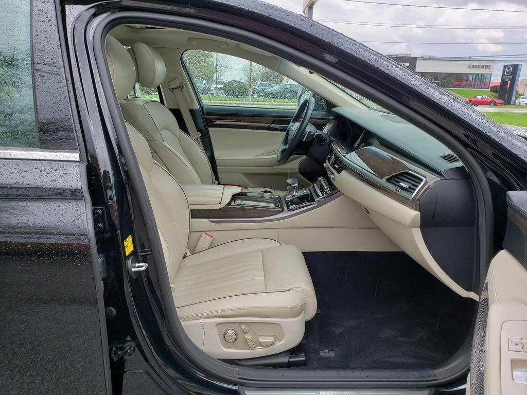 Used 2017 Genesis G90 3.3T Premium image 16