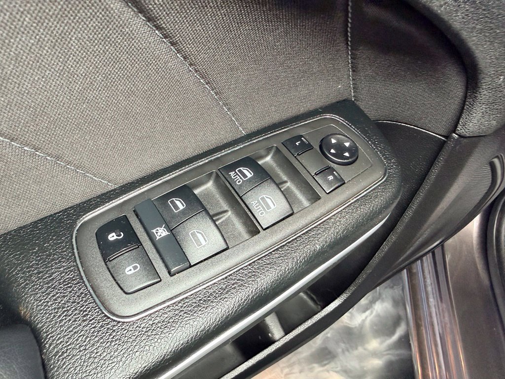 Used 2022 Dodge Charger SXT w/ Cold Weather Package AWD/4WD image 17