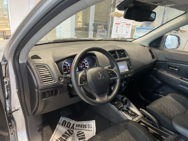 Used 2025 Mitsubishi Outlander Sport ES AWD/4WD image 18